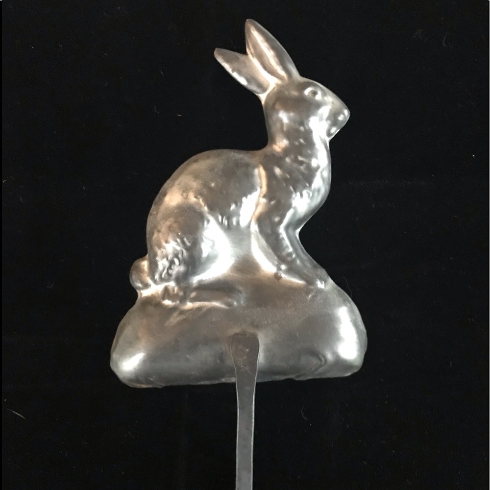 Tin Rabbit hook Pewter color 8.5” X 4”